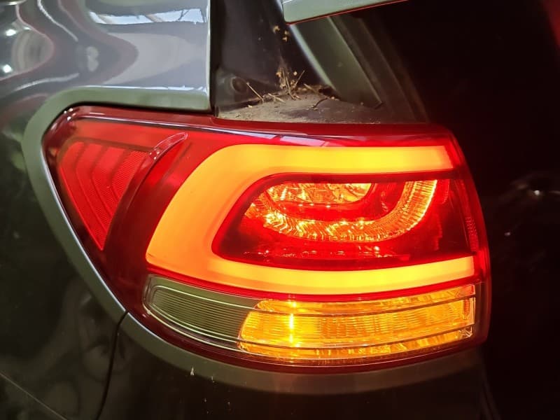 Lampa tył lewa błotnika Kia Sorento III 14-20 HB EUROPA