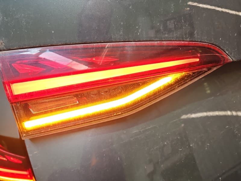 Lampa tył lewa klapy Skoda Octavia IV kombi EUROPA 5E7945307A