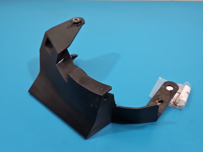 Osłona ZAŚLEPKA PLASTIK wahacza lewy tył Toyota Rav4 V 48738-42030