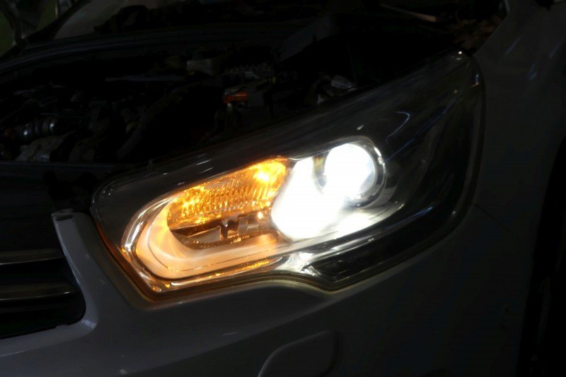 Reflektor lewy lampa przód Citroen C4 II EUROPA Reflektor lewy lampa przód Citroen C4 II EUROPA