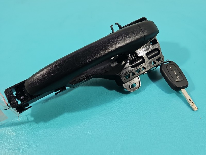 Klamka przód lewa zewnętrzna Renault Express 806079360R