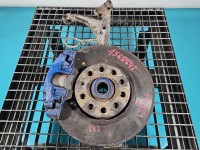 Zwrotnica prawa piasta przód 2.4 V6 Audi A6 C5