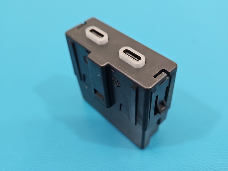 Gniazdo USB Skoda Kamiq 3G5035718A