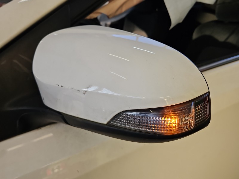 Lusterko lewe pin Toyota Auris II kombi 5d kolor 040 europa