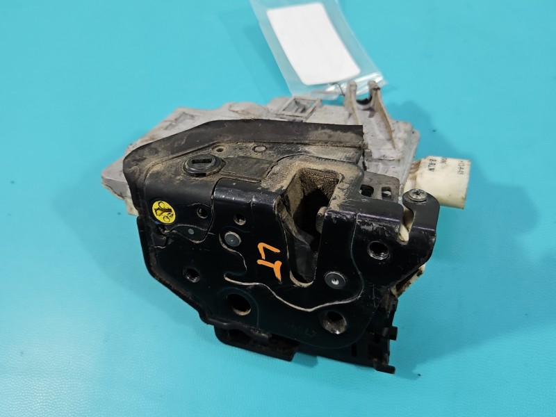 Zamek tył lewy 1P0839015 Seat Leon II Producent części: Seat, 8pin