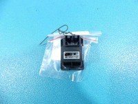 Gniazdo USB Micra K13 10-17