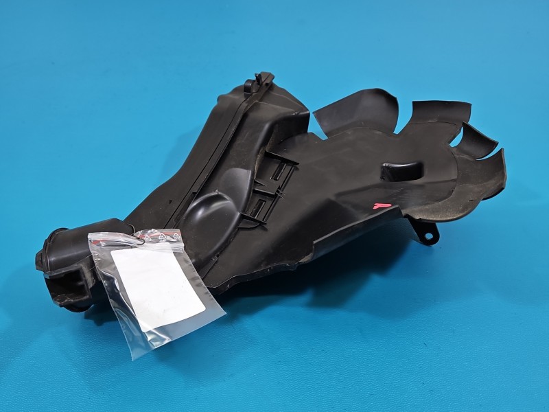 Rura przewód odpływ z podszybia prawy BMW iX1U11 9478759, 11252014 0.0 elektryczny