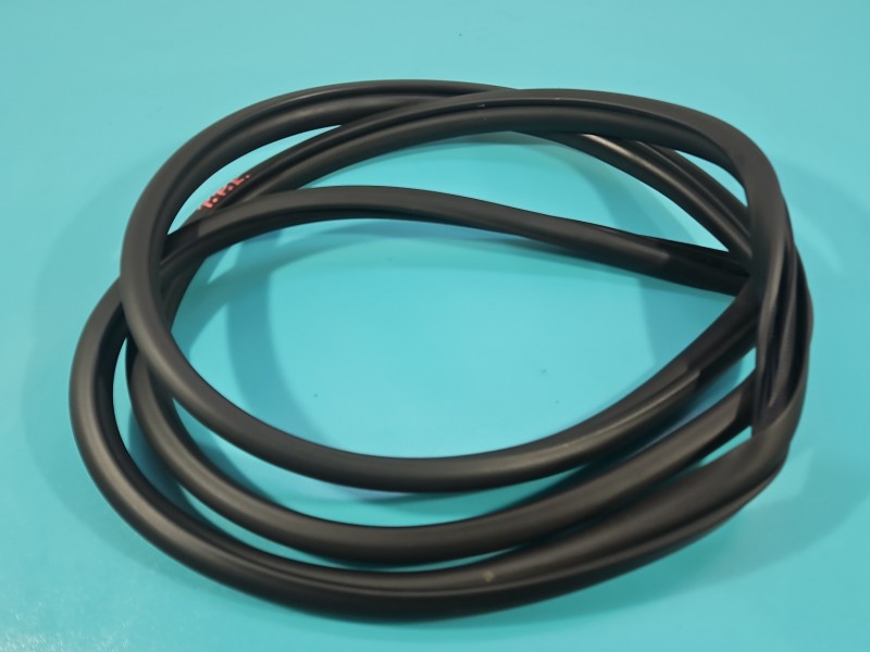 Uszczelka drzwi przód prawa Toyota Corolla E21 19-