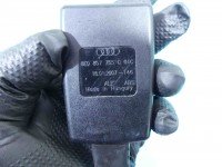 Pas bezpieczeństwa przód prawy pasażera Audi A4 B7 8E0857755C