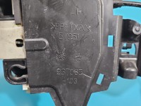 Zamek przód lewy P04589913AE Fiat Freemont EUROPA Producent części: FIAT, 4 PIN