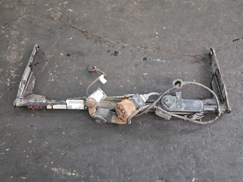 Hak holowniczy Vw Passat B7 Hak holowniczy Vw Passat B7