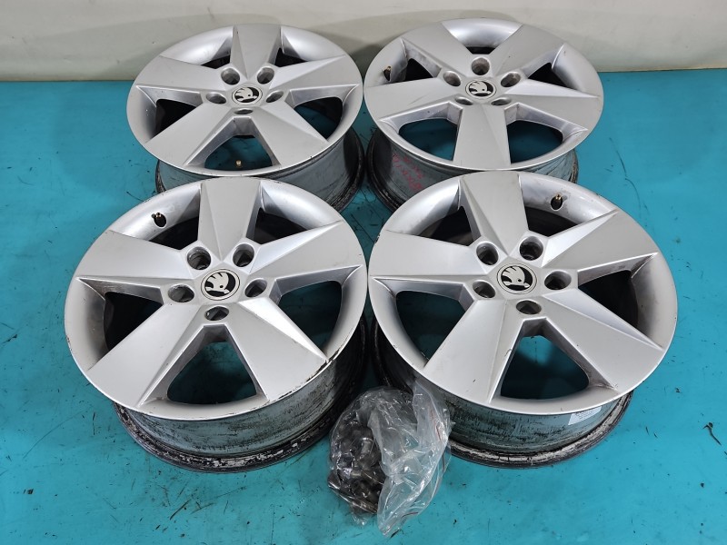 4X alufelgi felgi 16" komplet Skoda Octavia III R16 5E0601025H
