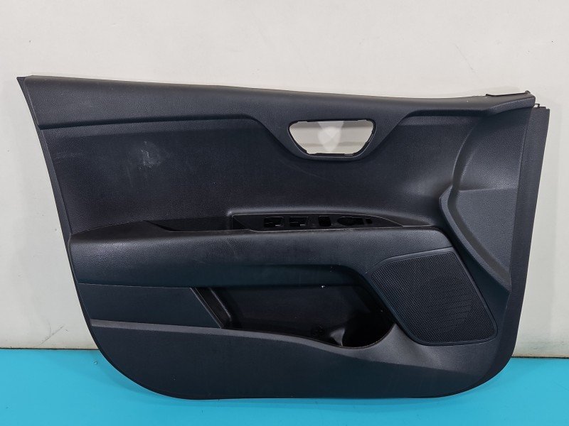 Tapicerka drzwi przód lewa boczek Kia Rio IV 16-23 82370-H8010, 82301-H8110