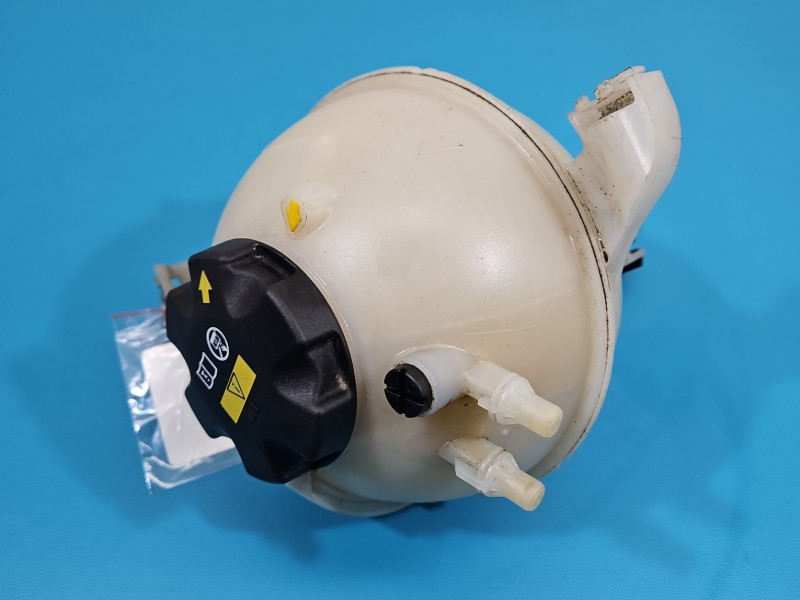 Zbiorniczek Zbiornik wyrównawczy BMW G30 2.0d