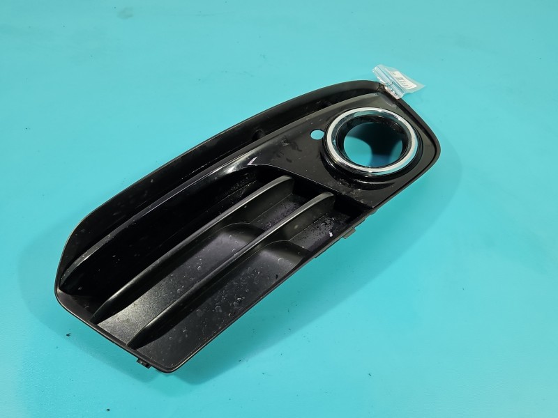 Zaślepka kratka zderzaka prawa atrapa AUDI Q5 08- 8R0807682J