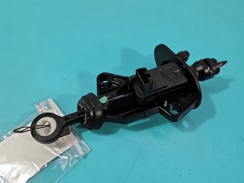 Pompka sprzęgłowa Skoda Octavia III 1.4 tsi 5Q0927810