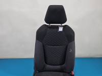 Fotel prawy przód pasażera Toyota Corolla E21 19- 4d EUROPA