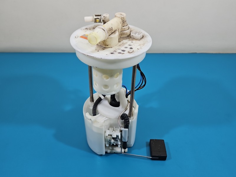 pompka Pompa paliwa Honda Civic VIII UFO 1.4 16V 101962-0630 Producent części: Honda, 4 PIN, 17708-SNC-L01-M1