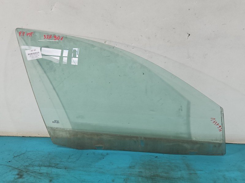 Szyba drzwi przód prawa Seat Cordoba II 6L sedan