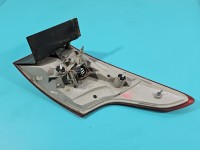 Lampa tył lewa Ford Focus Mk3 kombi Producent części: FORD, KOMBI W BŁOTNIK LIFT 14-18, F1EB-13405-D, F1EB-13405-E EUROPA