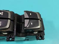 Przełącznik szyb Hyundai Santa Fe III 12–18 39S490-1110, 93570-4Z305 Europejska, Pęknięty kawałek przełącznika, wytarty...