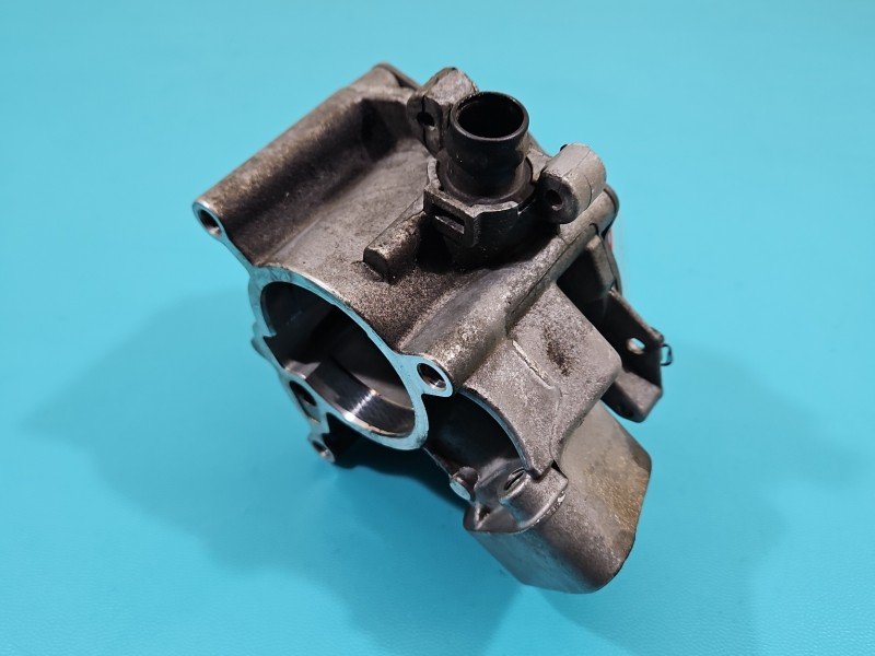 Pompa vacum Audi A5 8T 06L145100B 2.0 TFSI (CNCD)