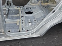 Próg lewy SŁUPEK ŚRODKOWY B Toyota Corolla E16 E18 13- sedan 4d 1f7