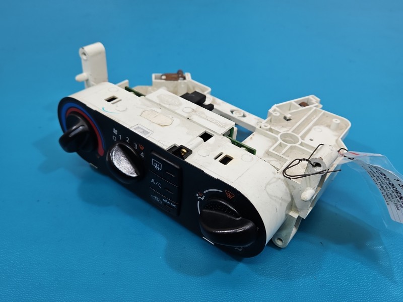 Konsola panel nawiewu Nissan Almera N16