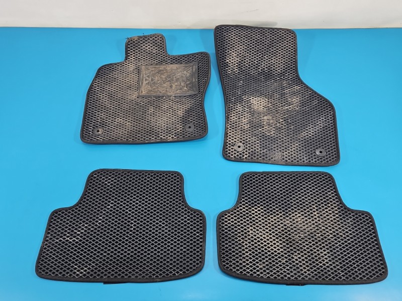 Dywaniki komplet Seat Leon III 12-