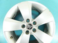 Felga aluminiowa alufelga Skoda Fabia III Średnica felgi: 15", Szerokość felgi: 6.5", Rozstaw śrub: 5x100, Odsadzenie (ET):...