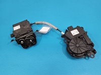 Zamek klapy tył Jaguar F-Pace 16- HB Z dociągiem 4 + 5 PIN 404C10AD