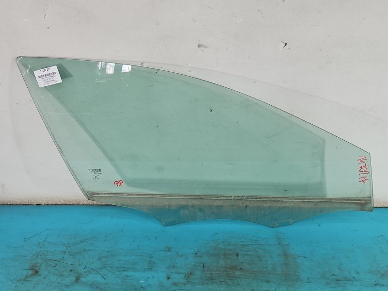 Szyba drzwi przód prawa Infiniti Q30 HB
