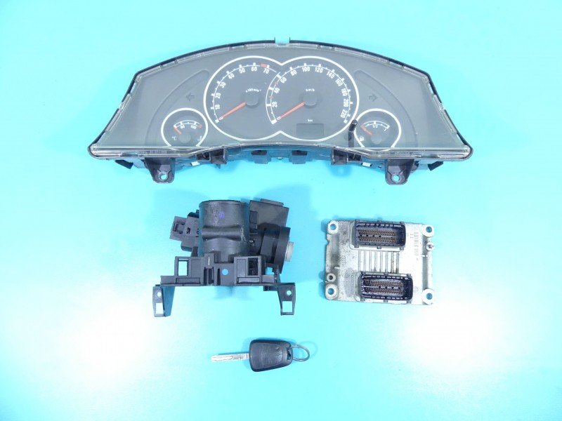 Komputer Sterownik silnika Opel Meriva A 0261208255 1.4 16V