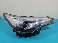 Reflektor prawy lampa przód Toyota Avensis III T27 EUROPA