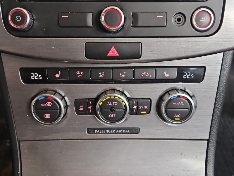 Konsola panel nawiewu Vw Passat B7 3AA907044AJ, 5HB011257-33