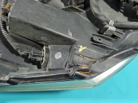 Reflektor prawy lampa przód Toyota Avensis III T27 EUROPA