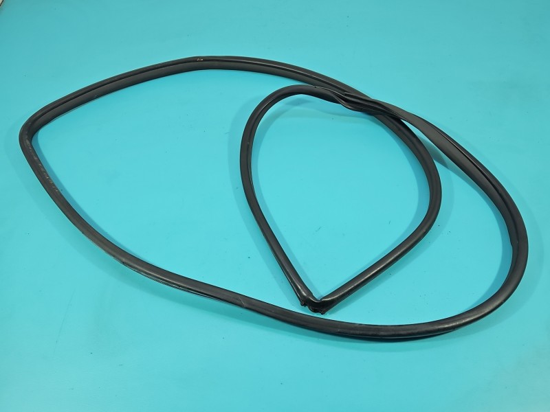 Uszczelka drzwi przód lewa INFINITI QX50