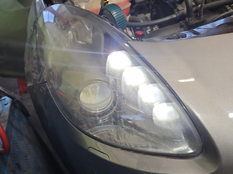 Reflektor prawy lampa przód Alfa romeo Giulietta EUROPA