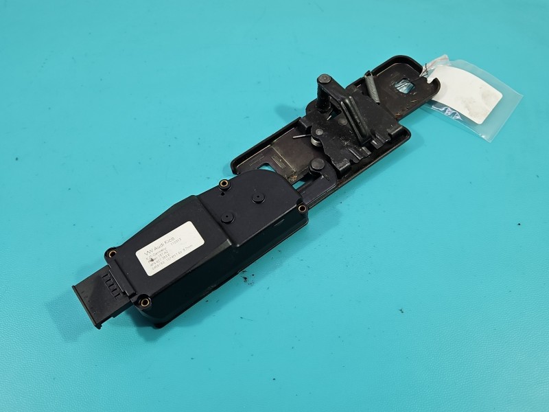 Zamek klapy tył 4F9827383E AUDI Q5 08- HB Producent części: Audi, dociąg