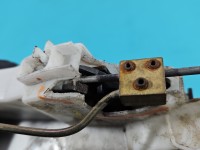 Zamek przód lewy 6N1837015C Vw Polo III 6N EUROPA Volkswagen, Wycięta plastikowa obudowa pod linkę centralnego zamka