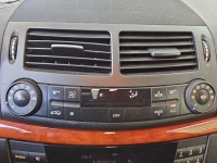 Konsola panel nawiewu Mercedes W211 2118302290