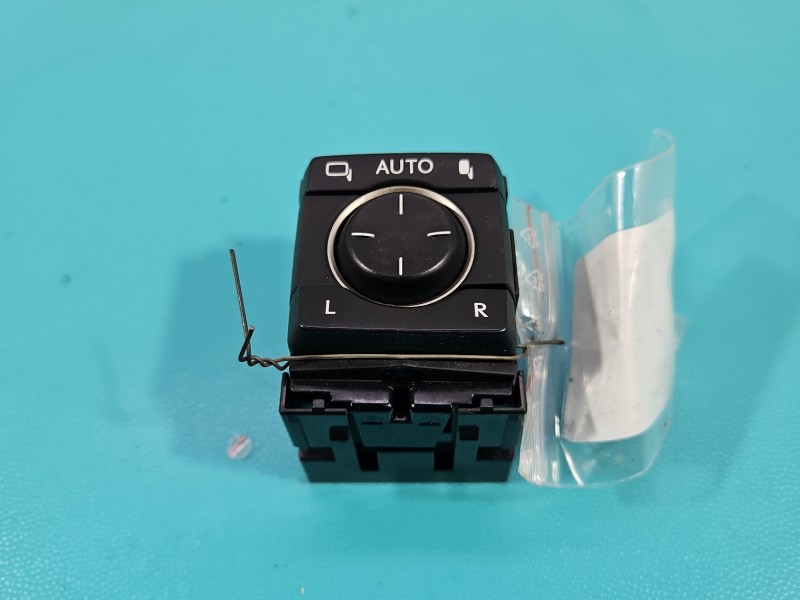 Przełącznik szyb LEXUS NX I 14-21 Producent części: Lexus, lusterek EU