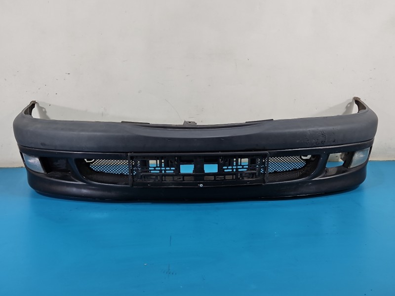 Zderzak przód Toyota Avensis I T22 czarny
