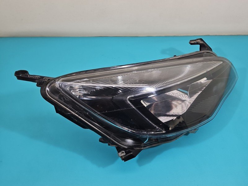 Reflektor prawy lampa przód Opel Astra IV J EUROPA