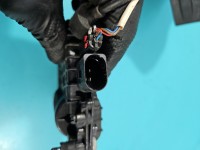 Zamek przód lewy 7185689 BMW F01 EUROPA Producent części: BMW, Z dociągiem , zamek 7pin, dociąg 2pin uszkodzone mocowanie...