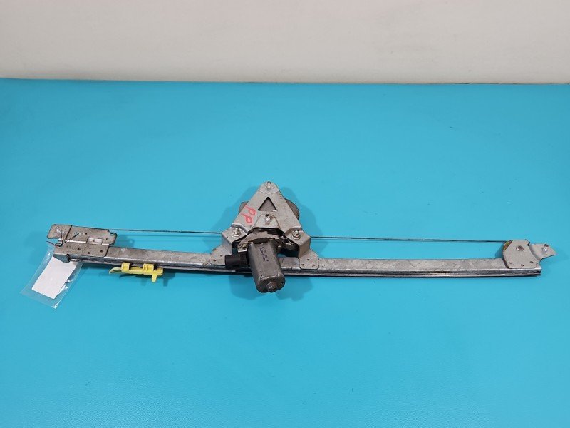 Podnośnik przód prawy Opel Vivaro Podnośnik przód prawy Opel Vivaro