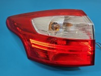 Lampa tył lewa Ford Focus Mk3 kombi Uszkodzony klosz KOMBI 10-14 W BŁOTNIK EUROPA
