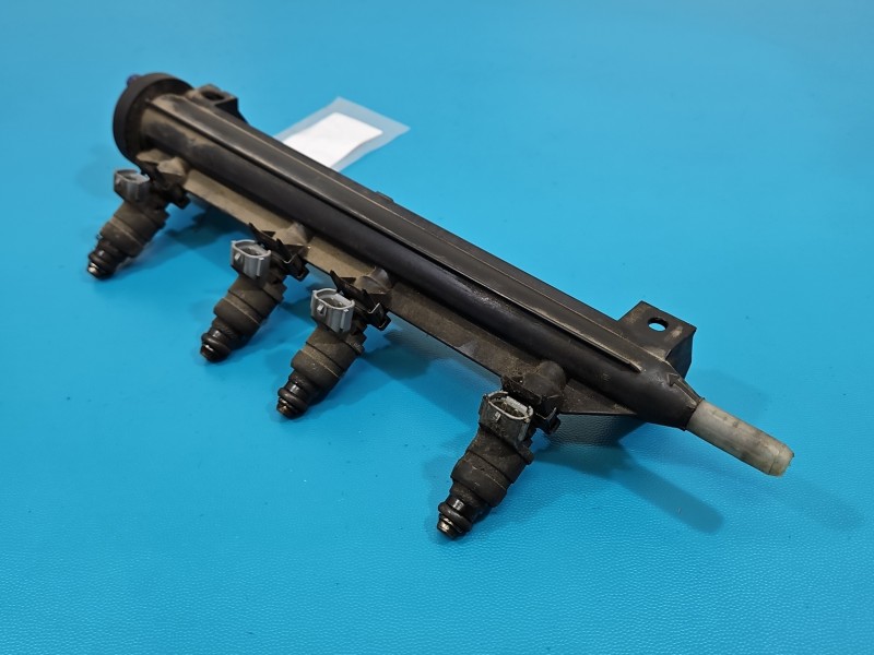 Wtryskiwacz listwa wtryskowa 06A906031BT, 06A133317AS Vw Passat B6 1.6 8V 102KM