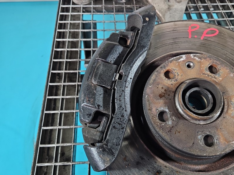 Zacisk przód prawy Audi A6 C6 3.0 tdi