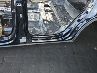 Próg lewy SŁUPEK ŚRODKOWY B AUDI Q7 II 4M HB 5d LC5M